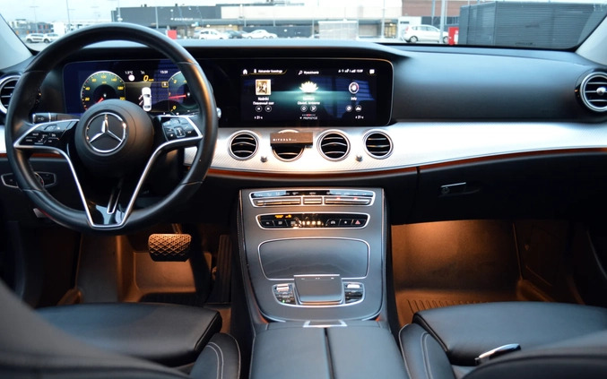 Mercedes-Benz Klasa E cena 173000 przebieg: 68200, rok produkcji 2021 z Wrocław małe 79
